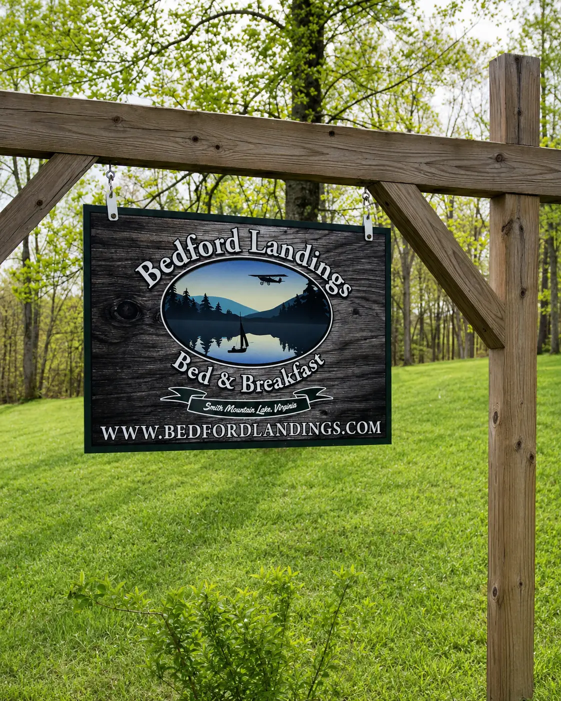 Bedford Landings Bed and Breakfast entrance sign in Moneta, Virginia near Smith Mountain Lake